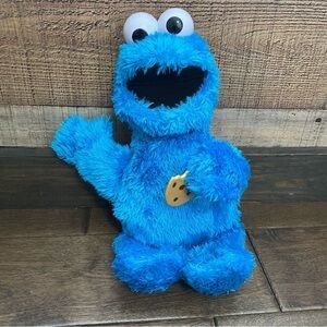 Hasbro Sesame Street feed me Cookie Monster plush talking toy